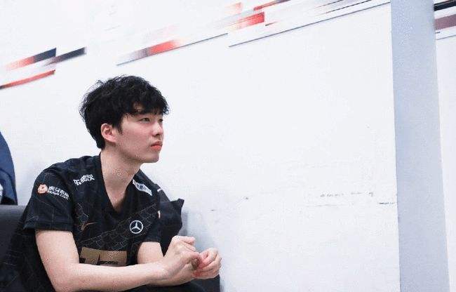 《英雄联盟》rng战队官宣中单选手cryin正式离队_自由人_沟通_身份