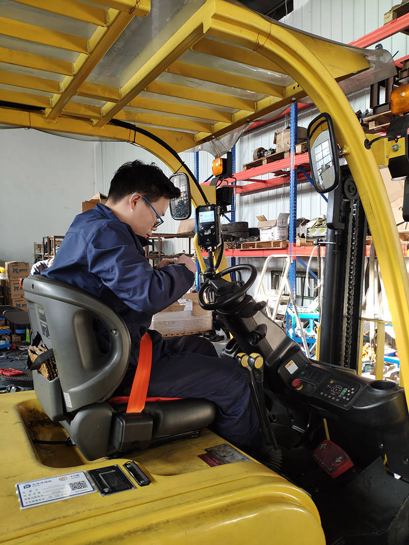 叉车智慧监管系统叉车"裸奔",作业安全无保障,终究害了谁?