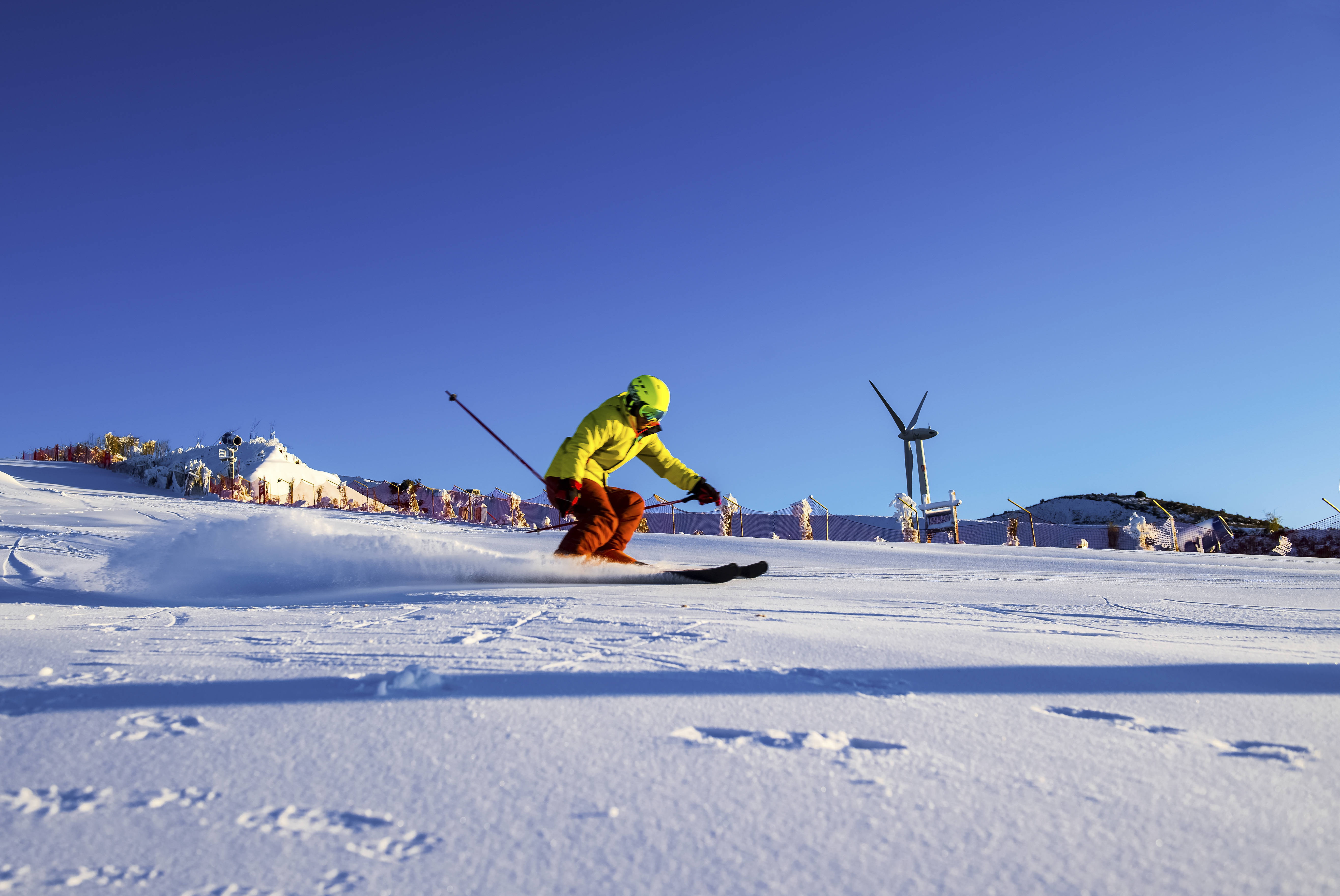雪花山滑雪场图片