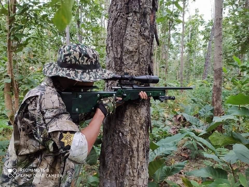 原創緬甸革命武裝研發酷似awm的山寨狙擊步槍有效射程300米