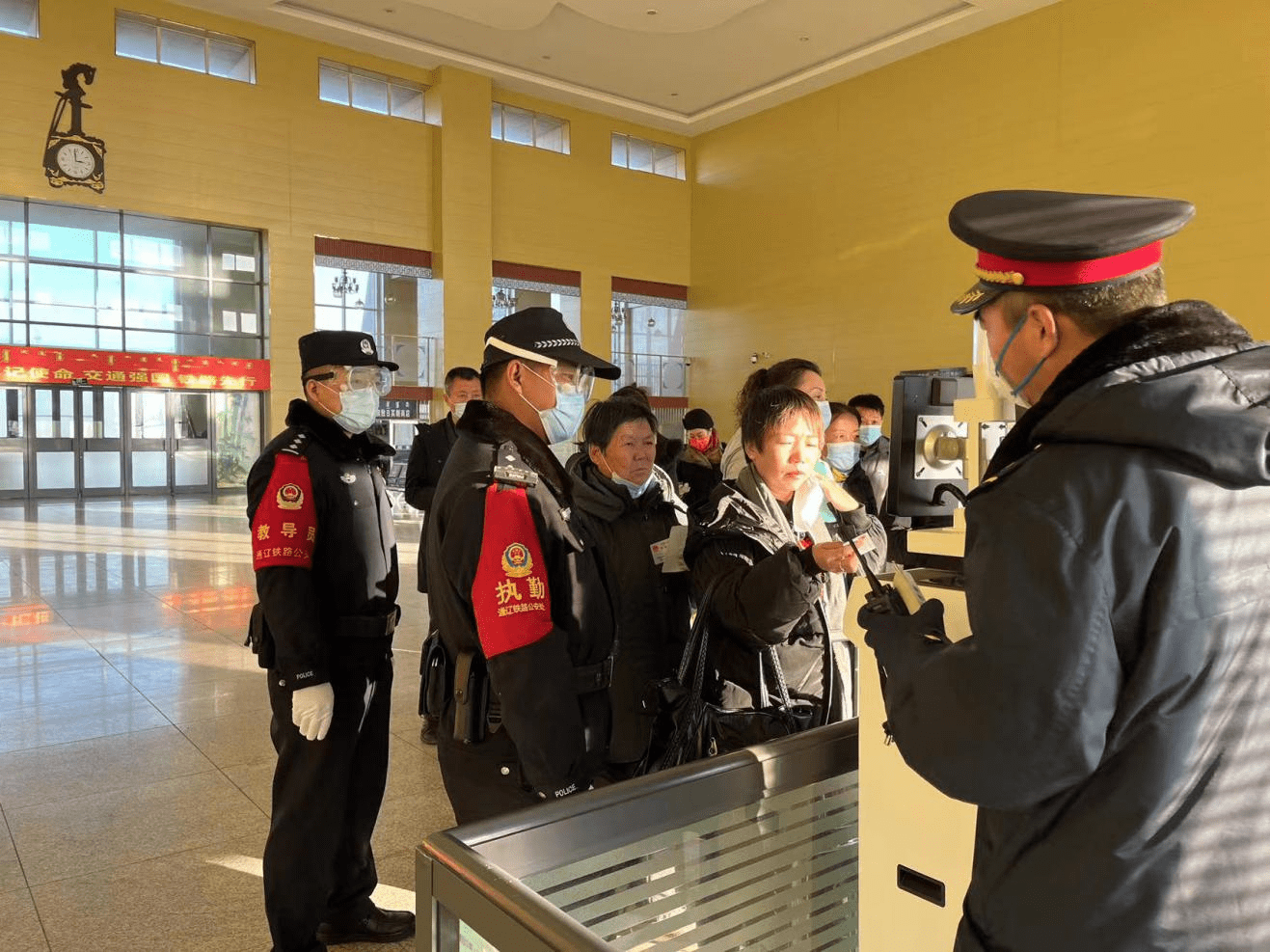 通辽铁路公安处白音胡硕车站派出所全力抓好疫情防控工作