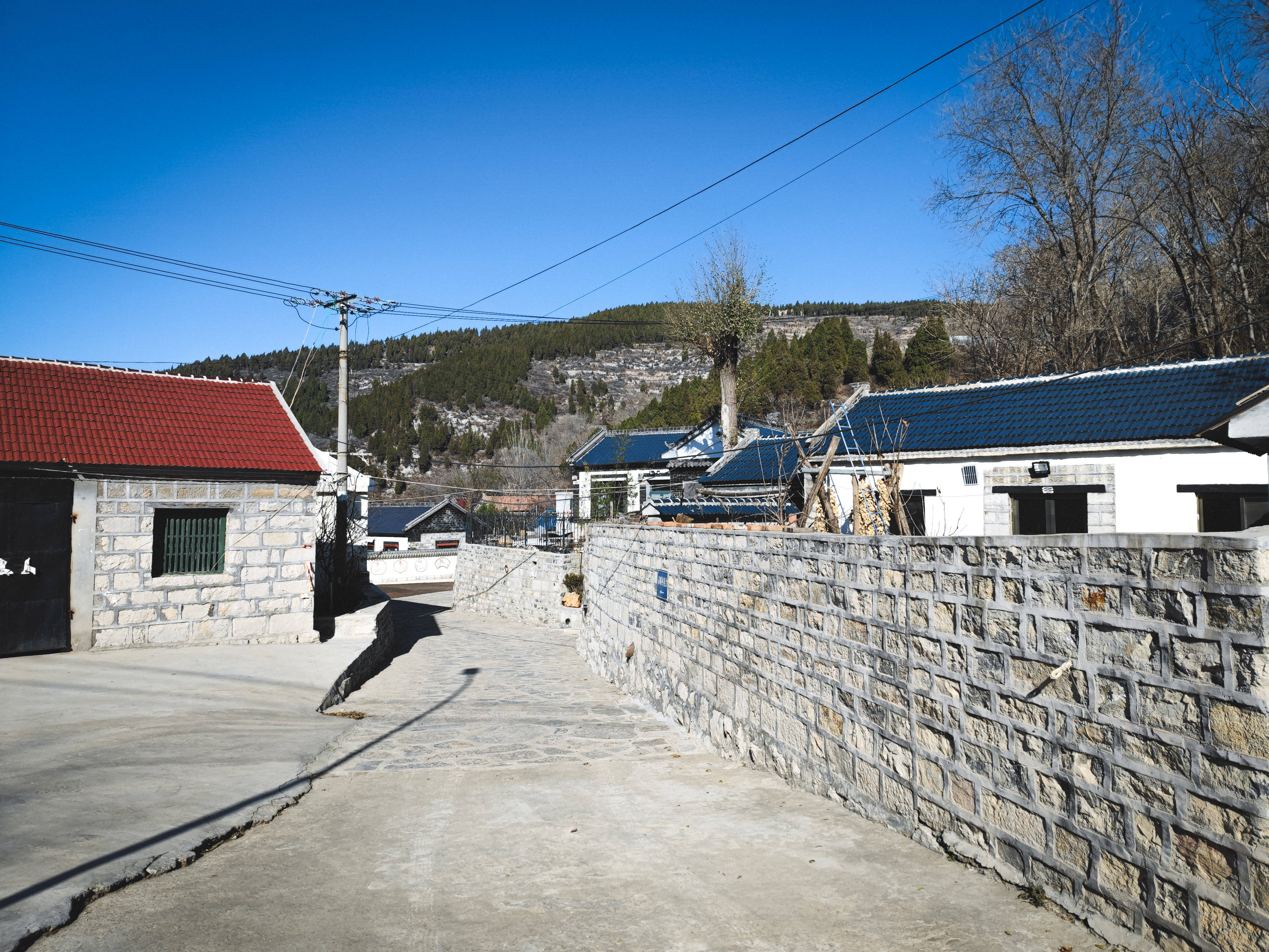 有個寶藏民宿村,村落非常漂亮而且規整_旅遊_土峪_苗峪