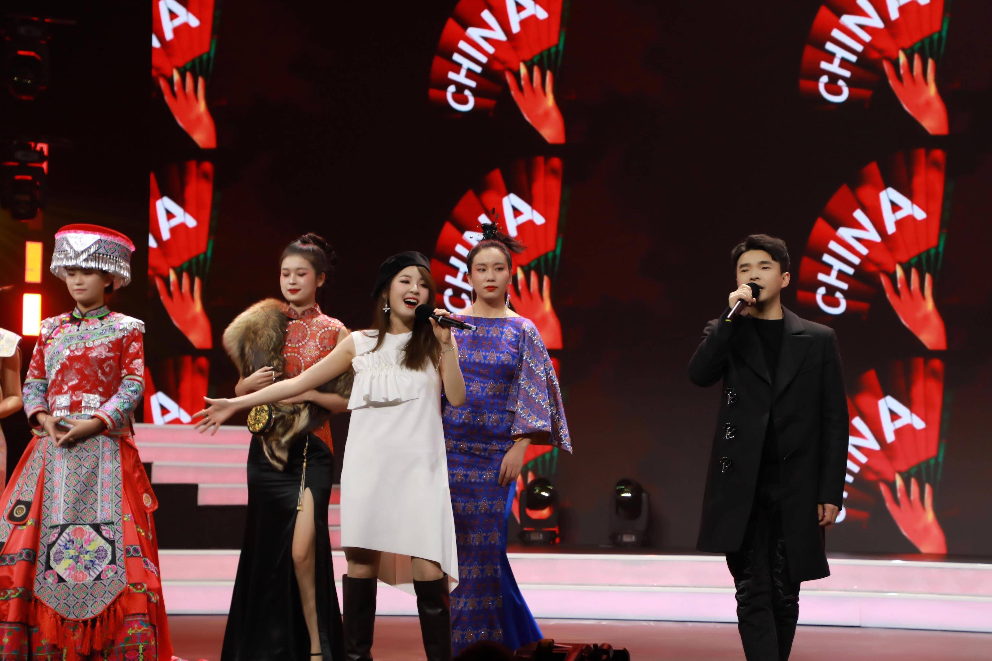 谭轩辕刘雪婧倾情合唱更好的自己坚定音乐信念为梦想发声