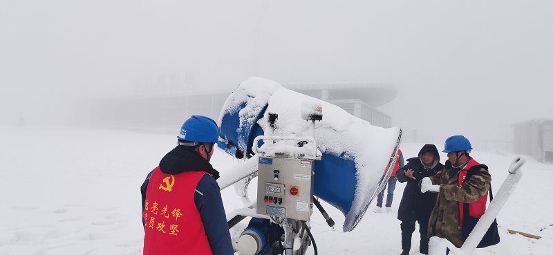 用电|南方电网贵州六盘水盘州供电局冒雪上门服务 保障景区供电