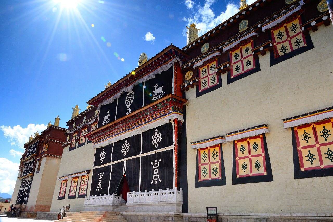 西藏7日游8日游9日游 西藏旅游报团好不好？1月份西藏旅游跟团合适吗？