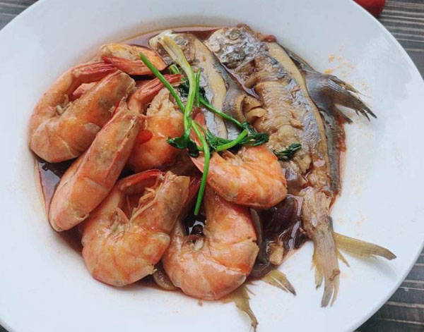 男子吃了隔夜菜鱼虾查出肾衰竭,中西医治疗康复,这4种食物少吃_患者