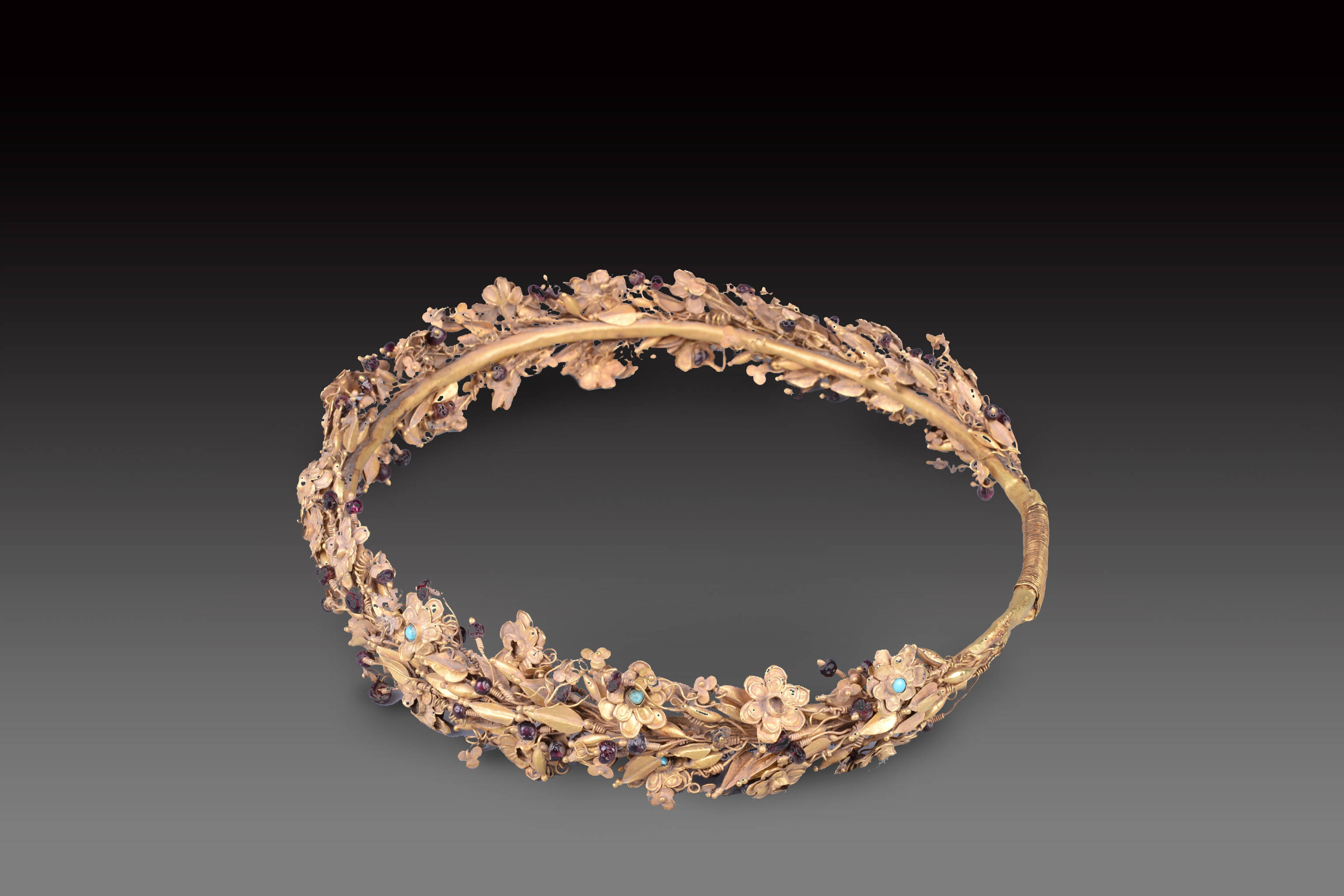 镶宝石金冠饰 汉代 内蒙古博物院一件陶俑,辉映盛唐"衣冠王国"的黄金