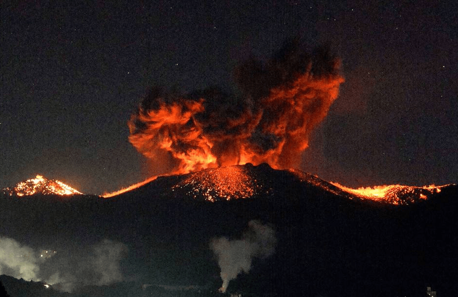 富士山1707火山喷发图片
