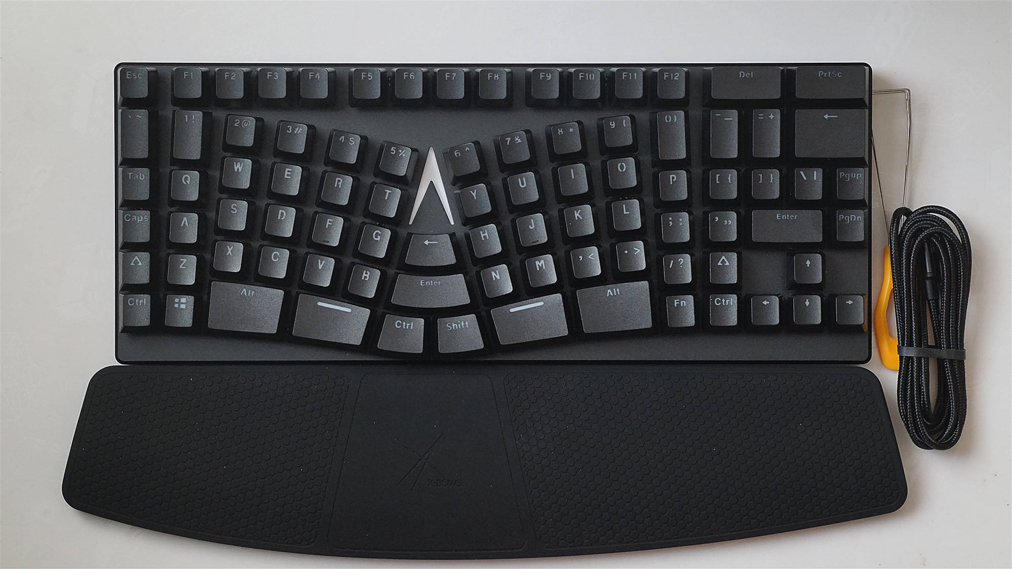 让码字舒服至极：X-Bows人体工学机械键盘评测