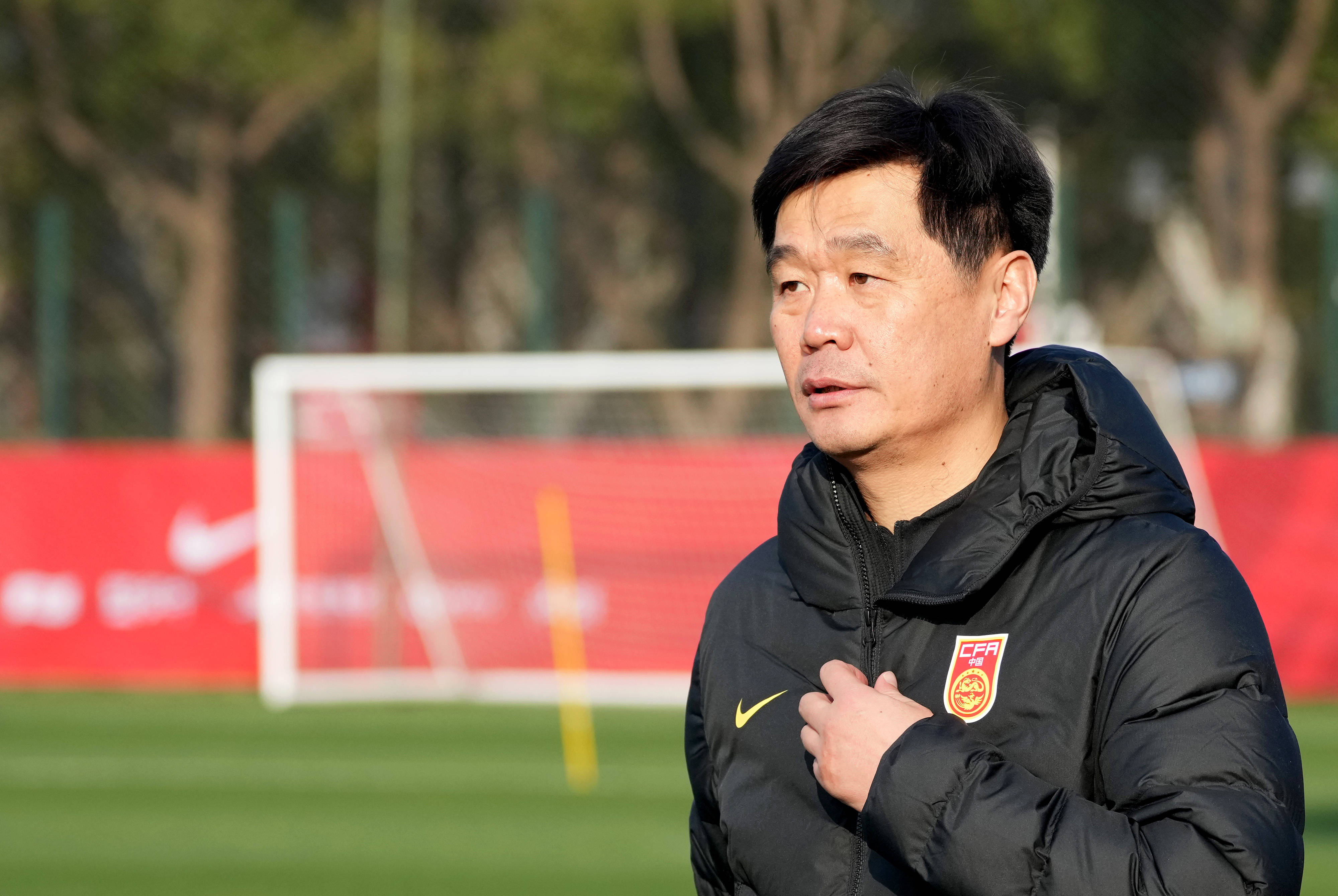 原创国足将以全进攻姿态迎战越南李霄鹏如何选择两翼球员成为看点