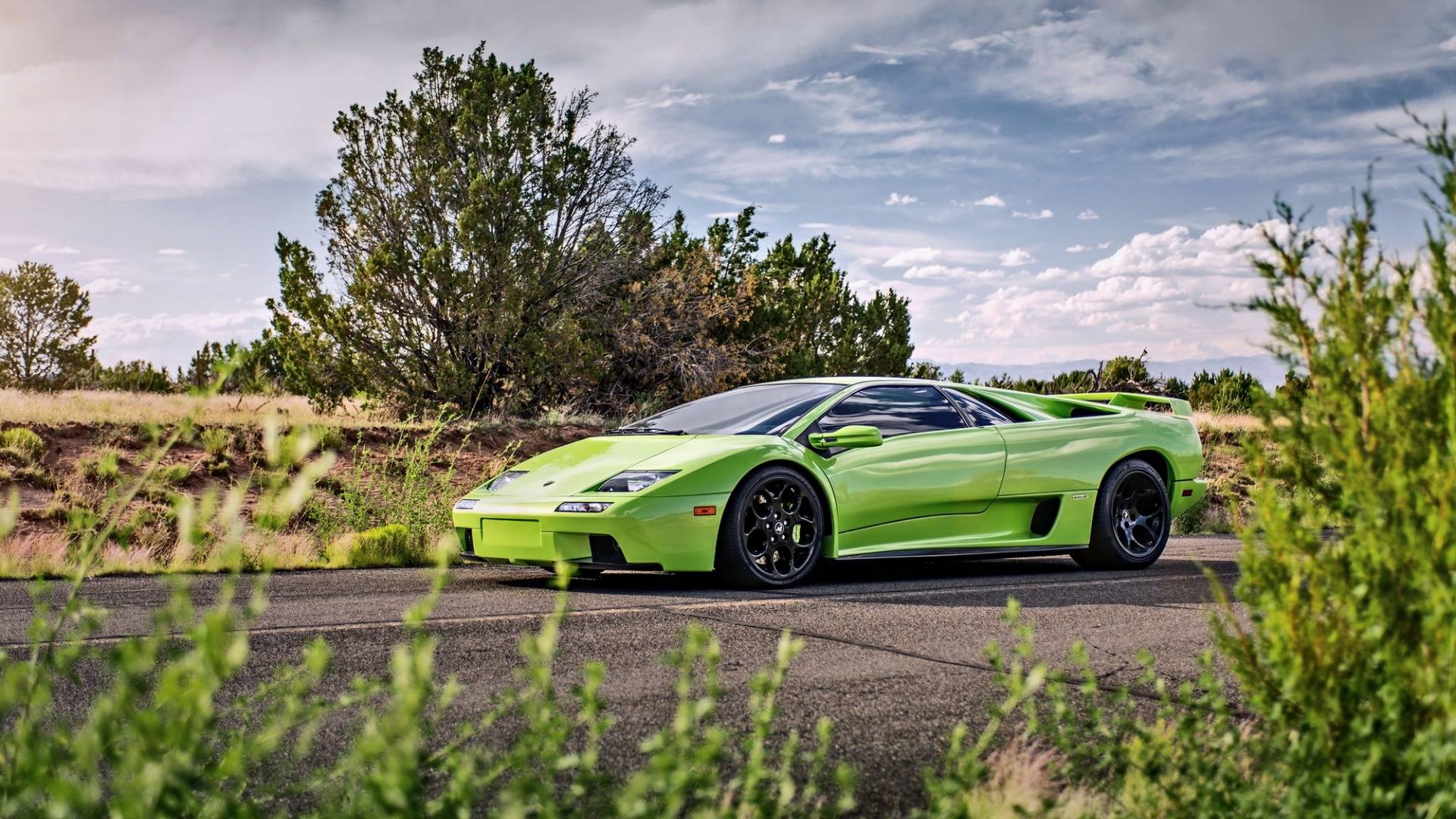 diablo(迪亚波罗)系列一直是兰博基尼的主打产品,使用兰博基尼5.