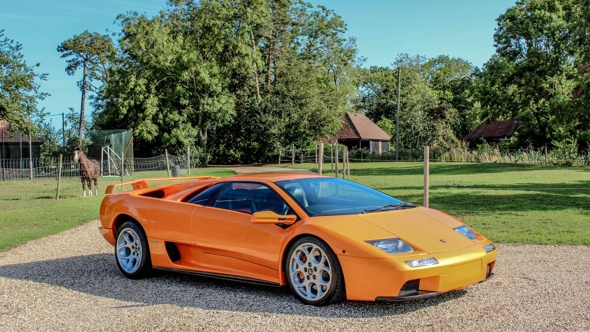 diablo(迪亚波罗)系列一直是兰博基尼的主打产品,使用兰博基尼5.