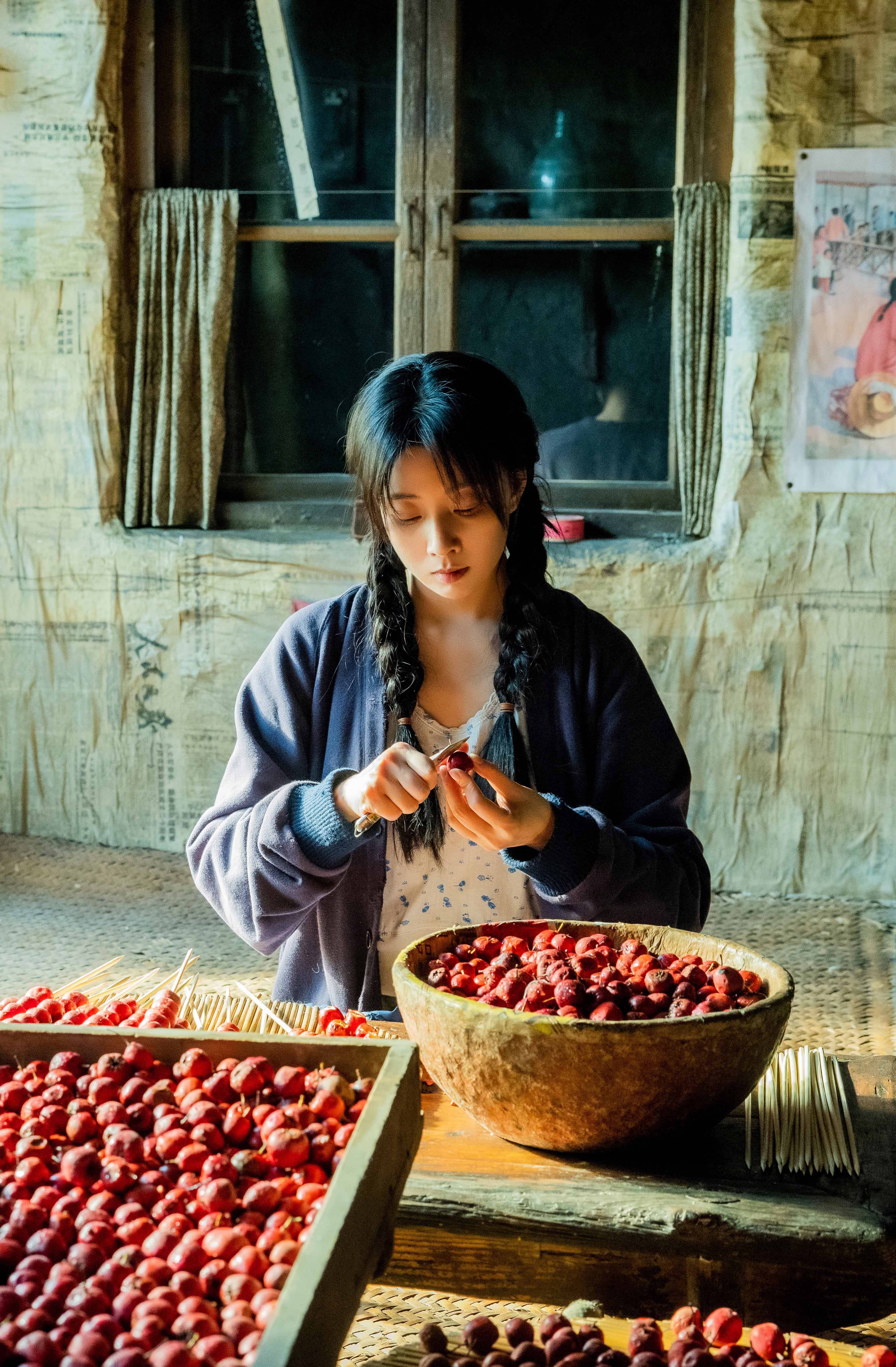 黄金档|开年黄金档女主后，殷桃又成了人世间朱砂痣，网友狂赞美得不像话