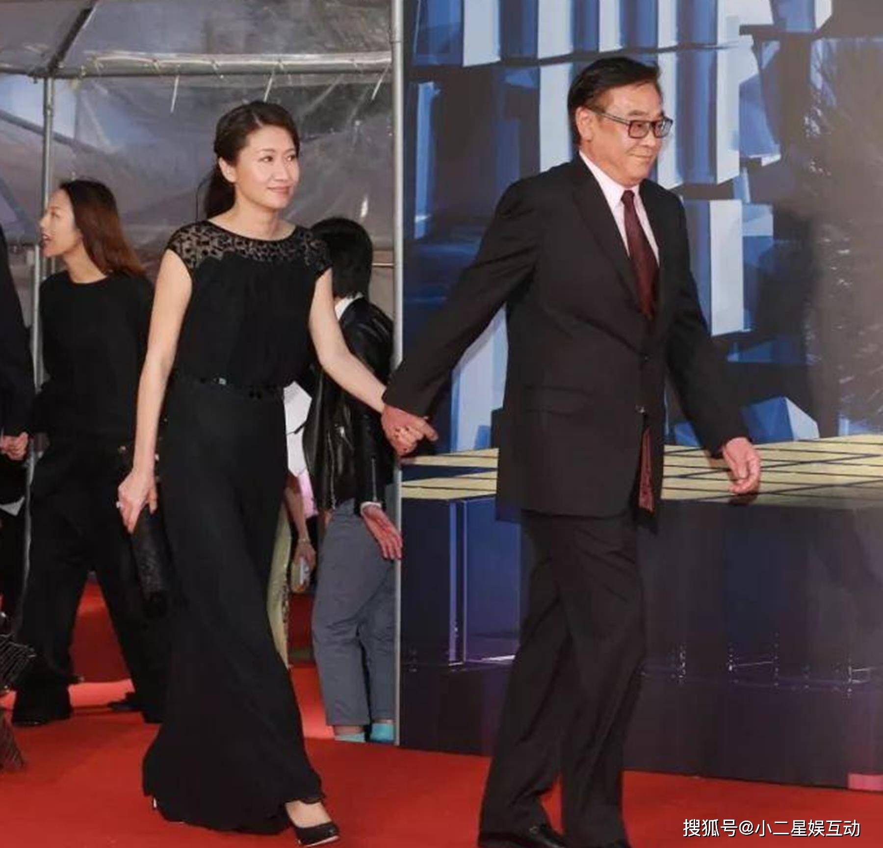 欺骗前妻丁克20年,离婚时私生女已经2岁,尔冬升的这些操作究竟有多渣?