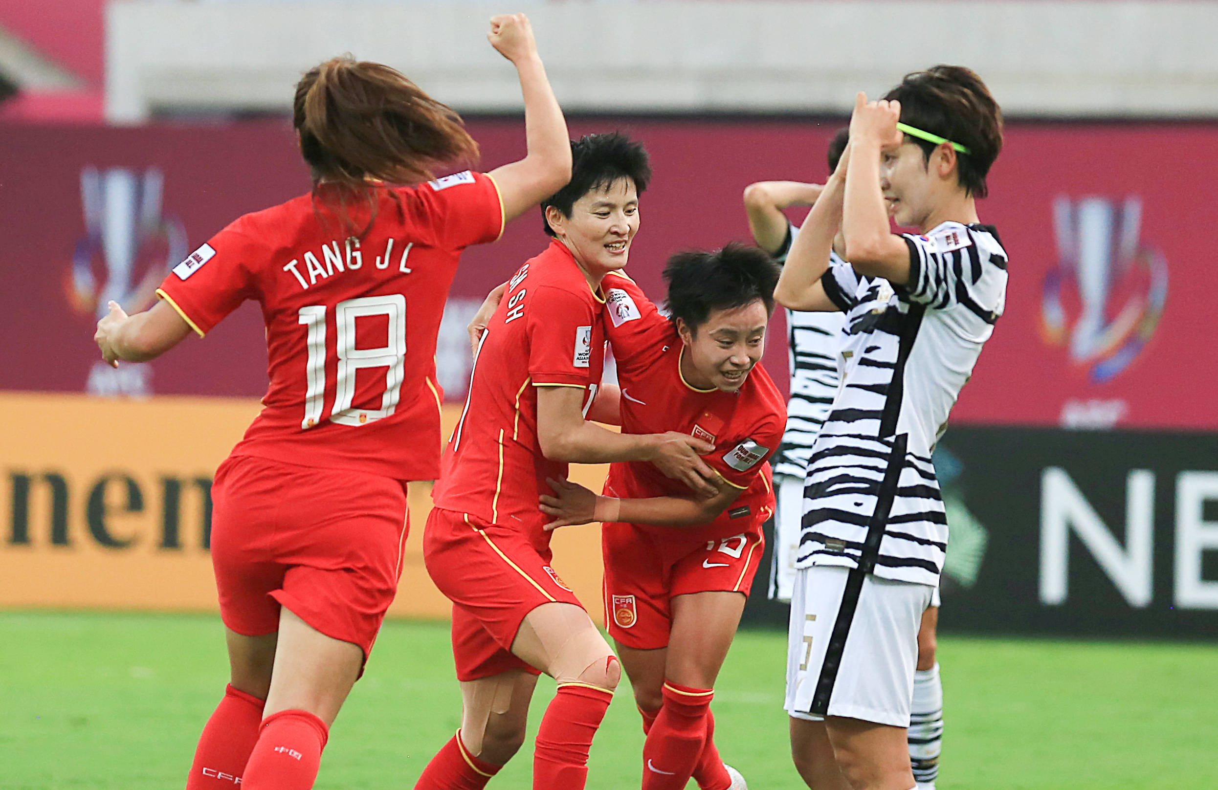 2022亚洲杯女足半决赛视频 2022中国女足照片