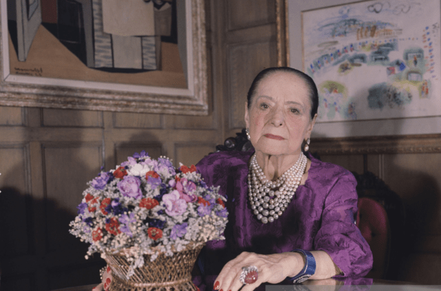 米粒白手起家成为美容王国女皇，66岁下嫁俄罗斯王子，搞事业的大女主也太爽了