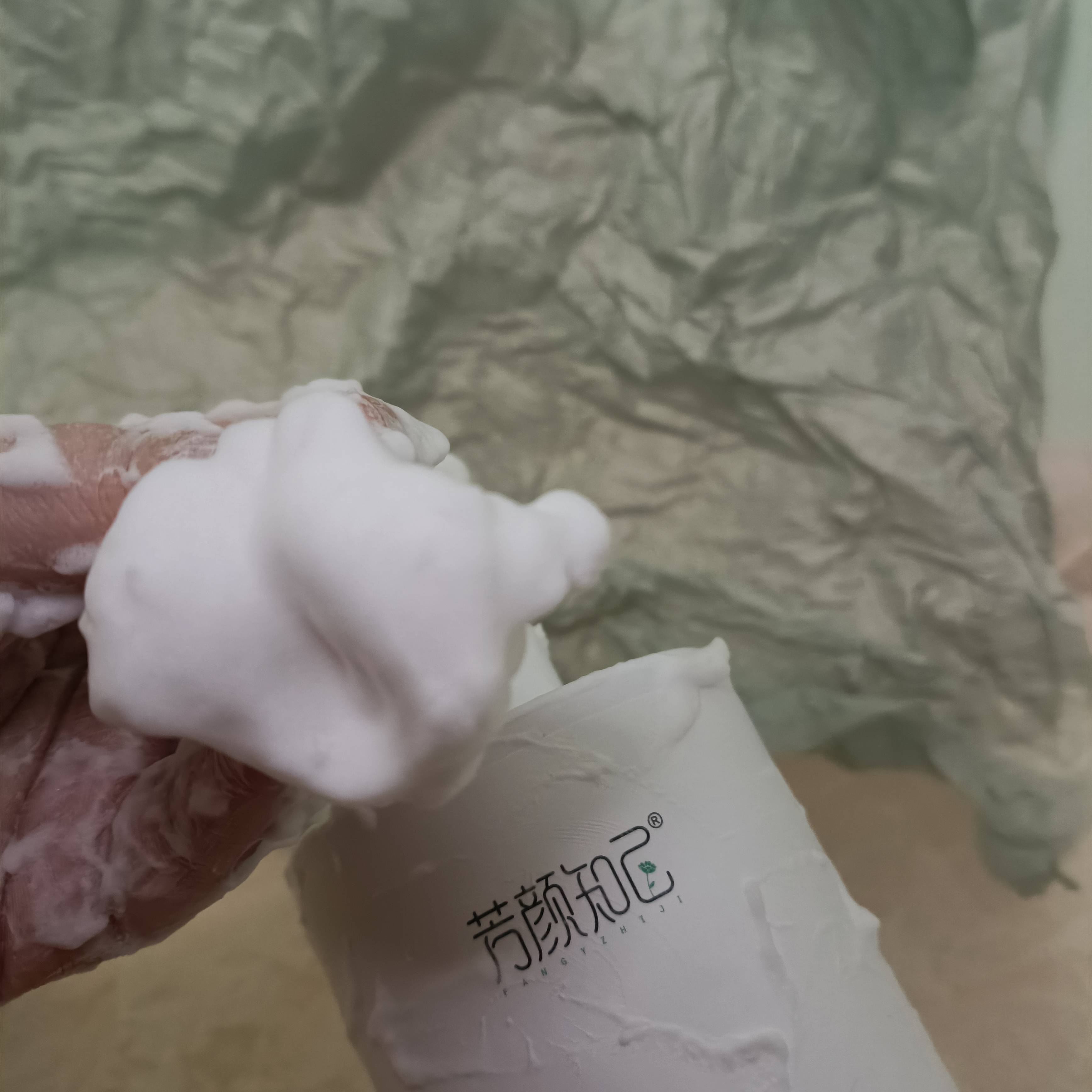 知己芳颜知己 | 一年之“肌”在于春，这10条春季护肤常识你一定不可以错过
