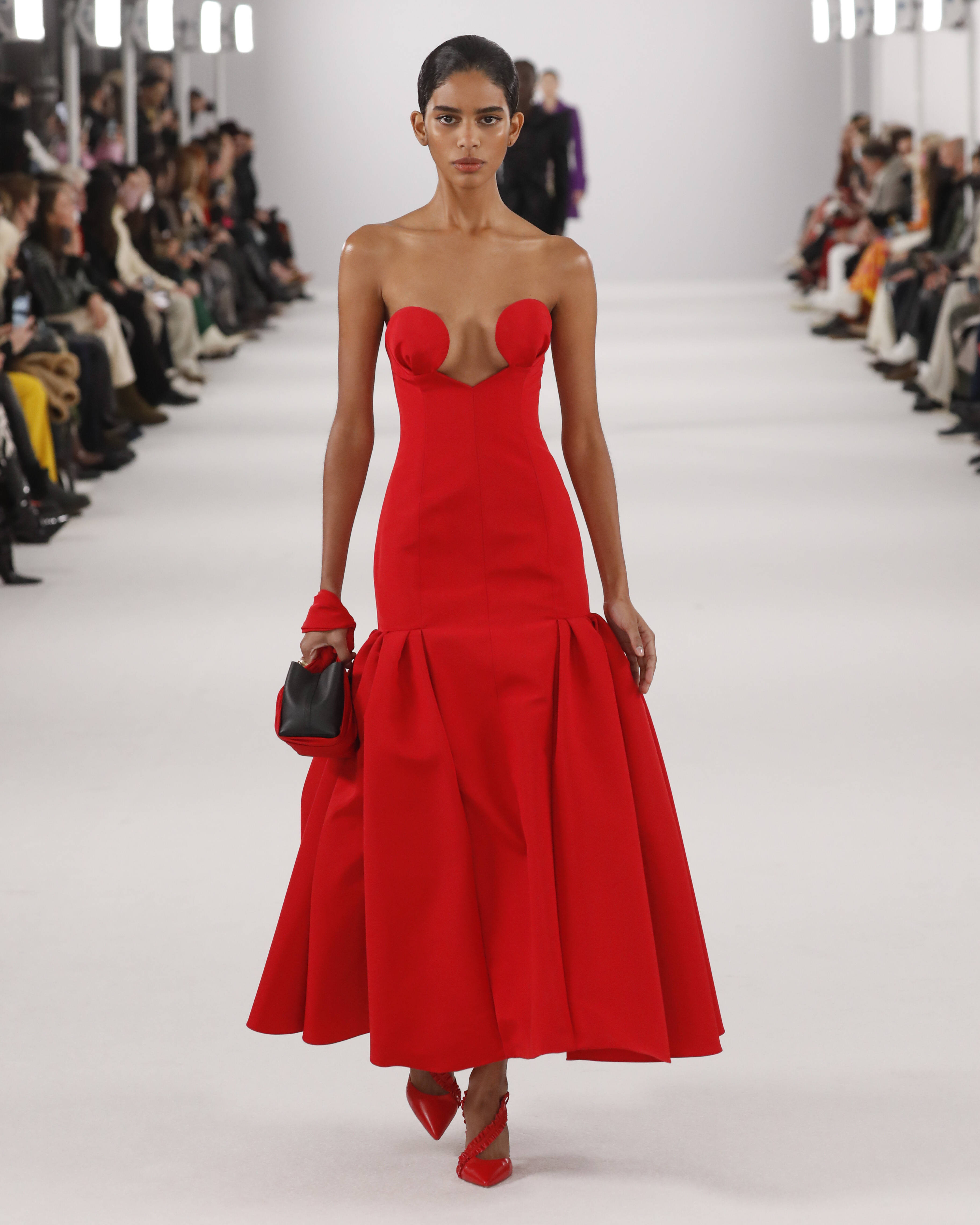 carolina herrera2022秋冬系列  勇敢永远不过时