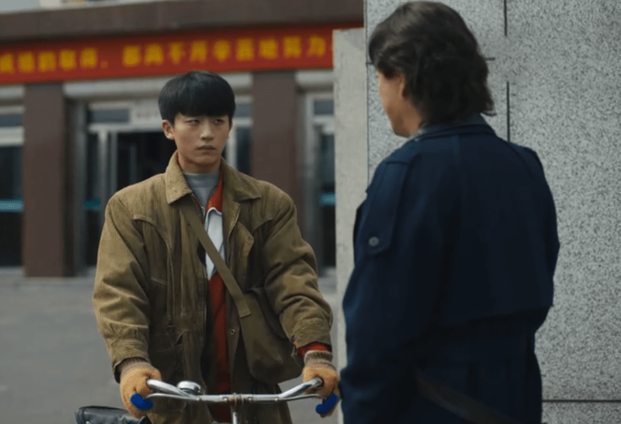 骆士宾|《人世间》：周蓉和郑娟面对青春期孩子的不同，决定了娃的未来