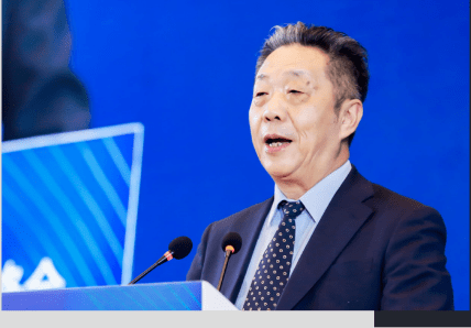 董杨今年中国汽车产业政策的一个重大变化是合资股比放开.