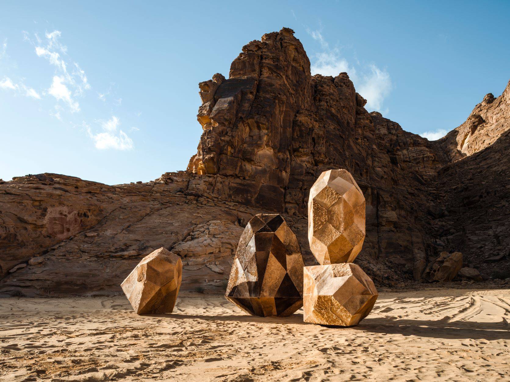 沙漠|Desert X埃尔奥拉2022艺术展生机亮相，15位艺术家倾力诠释沙漠绿洲和海市蜃楼