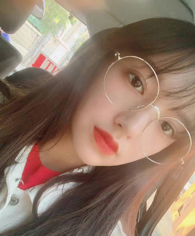 下眼睑戴眼镜宝宝的福利 | 如何快速画出一个好看的眼镜妆?