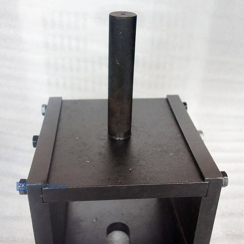 一,产品简介本夹具用于有机类锚固胶粘结性能的测定,使用钢筋混凝土