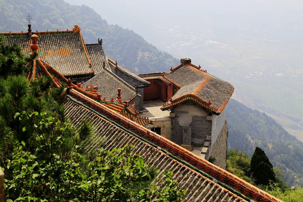 綿山證果寺有十二尊肉身佛像