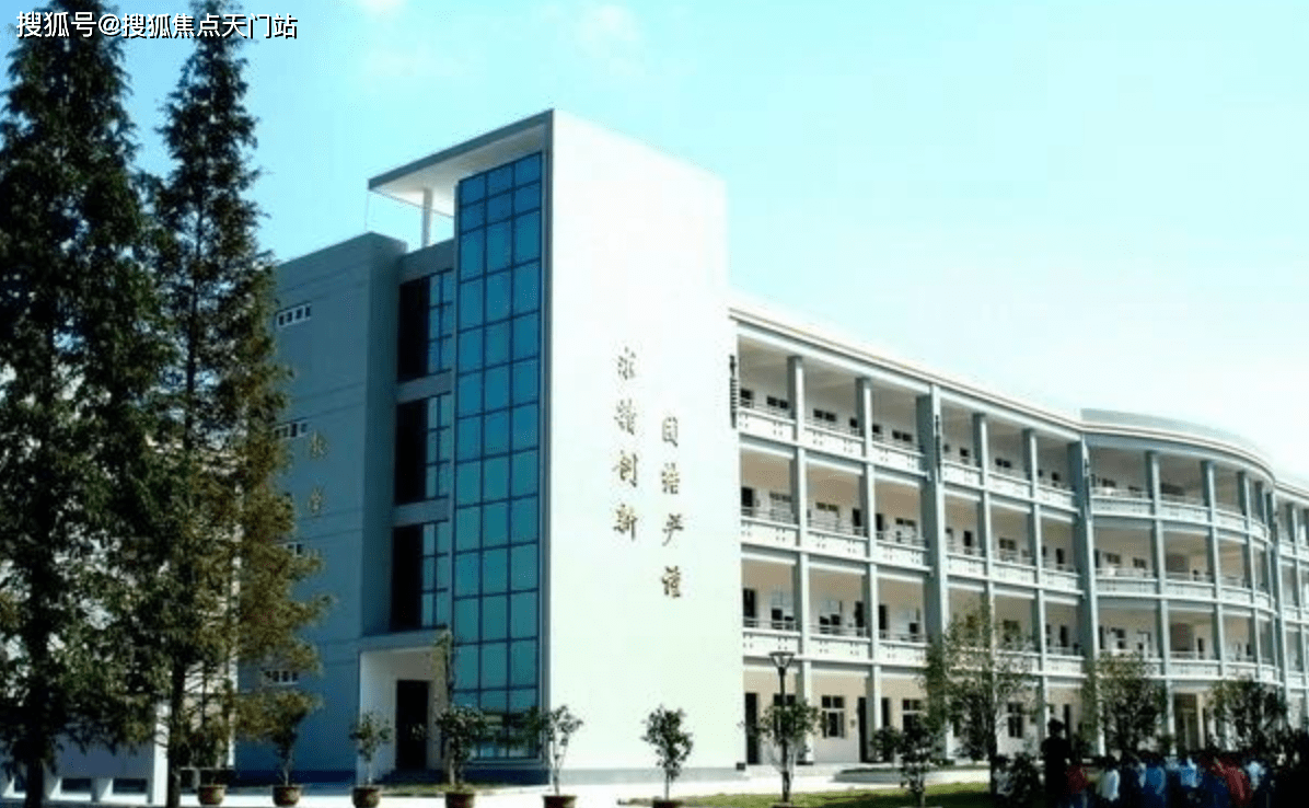 奉港中学丨实景拍摄图奉化惠政大桥丨实景拍摄图奉化仁湖公园丨实景