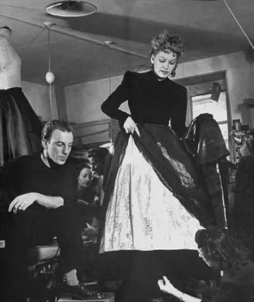 经典 六代人出嫁穿同一嫁衣,已申请吉尼斯世界纪录,有的时尚永不过时