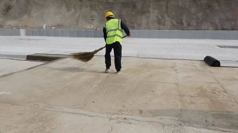 决定防水施工质量关键的步骤:基面处理_表面_基层_混凝土