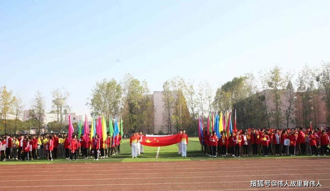 余干中学校史上,2004—2012年高考一本上线1800人,二本5779人,录取