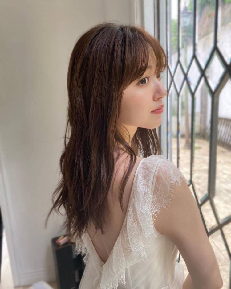 高清：日本国脚与女星恋情曝光 女友甜美可爱