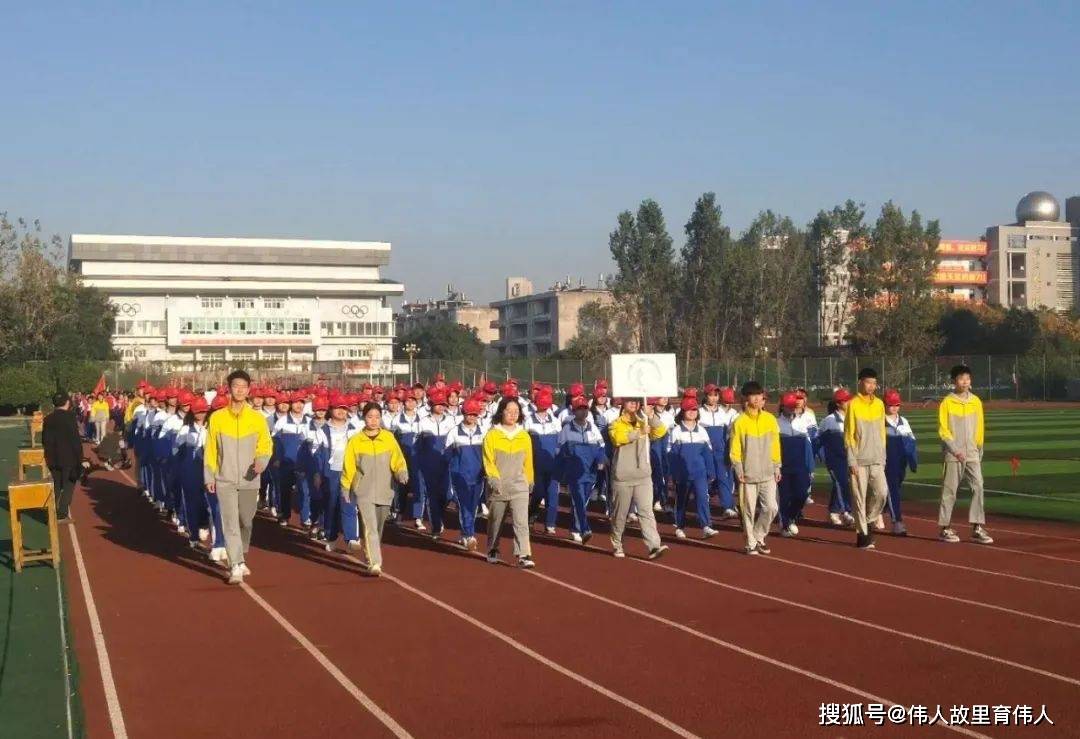 江西省人民政府副省长洪礼和江西省军区副司令员蔡新贵将军,原福建