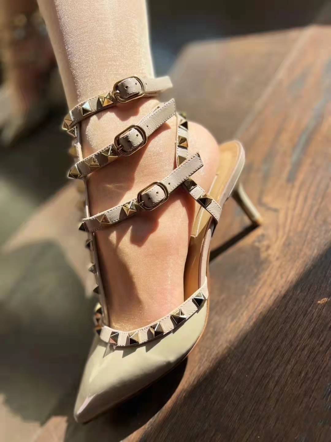 华伦天奴柳钉鞋yyds