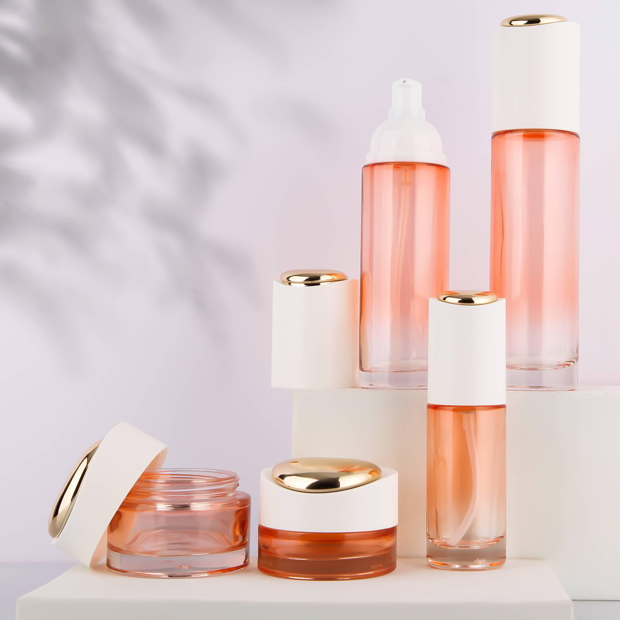 2022化妆品包装绝妙设计带镜子的粉底液瓶你见过吗