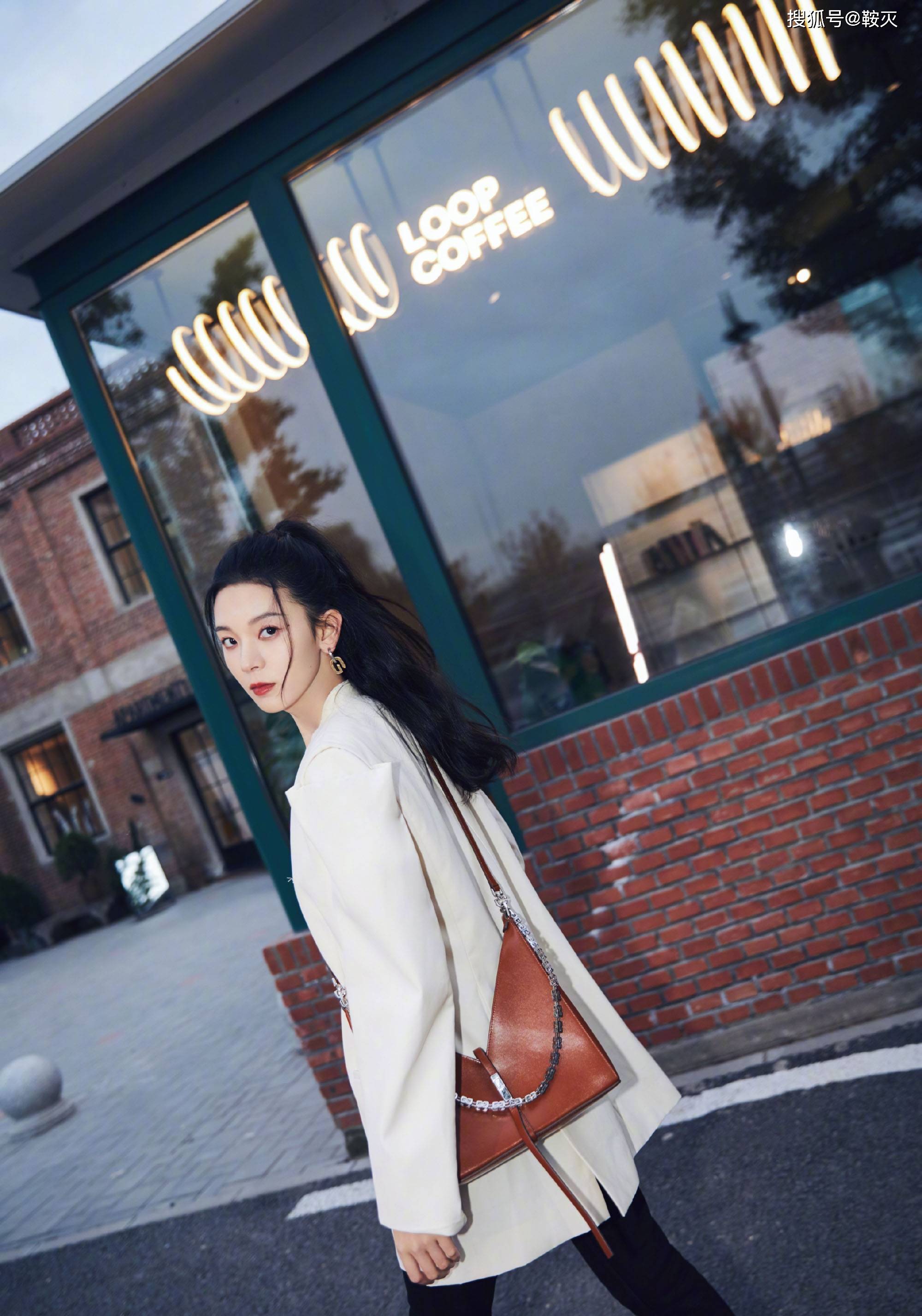 陈瑶酷女孩街拍告别三月