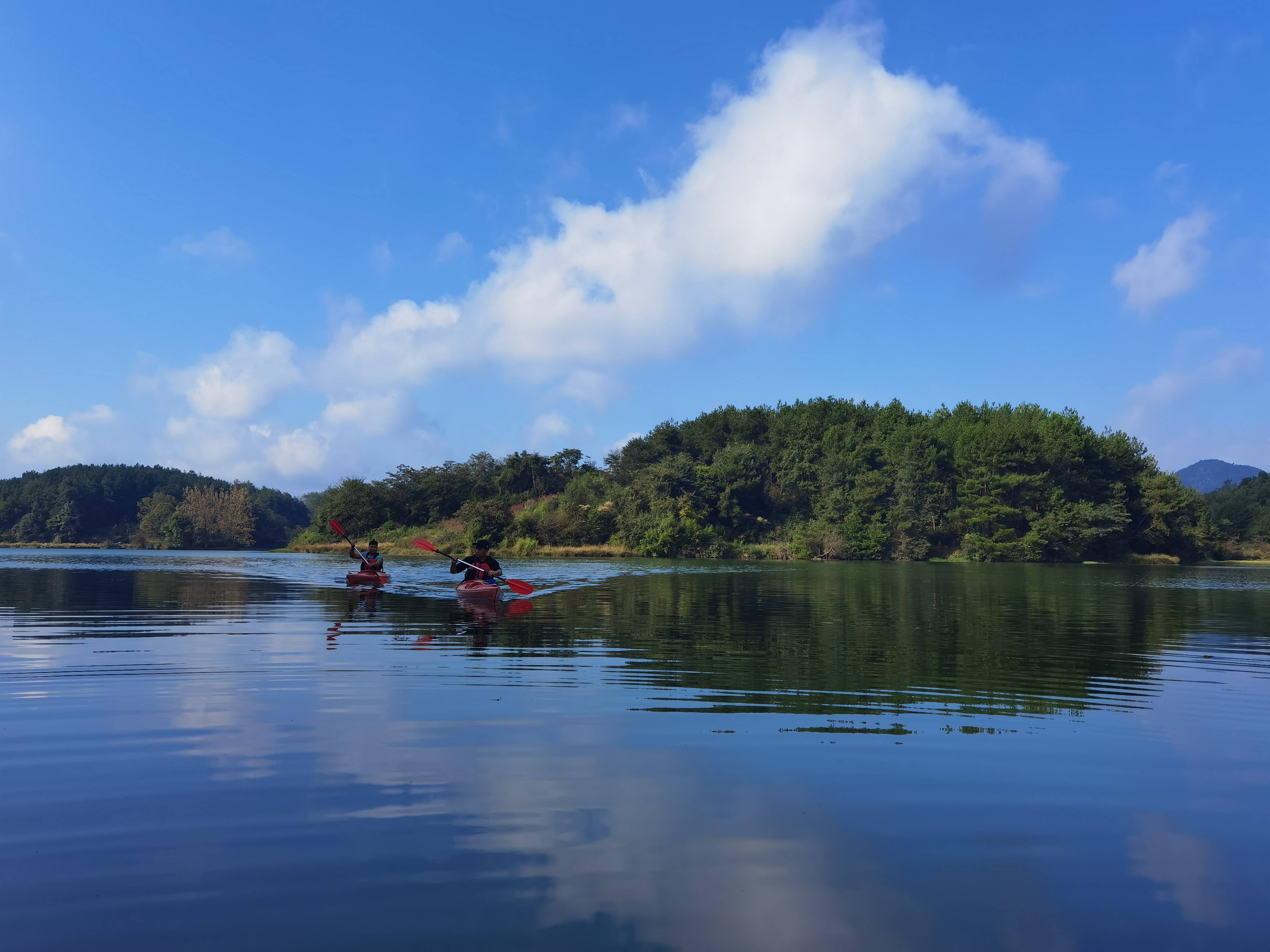 不一样的游湖体验北斗湾开元酒店皮划艇项目开启啦