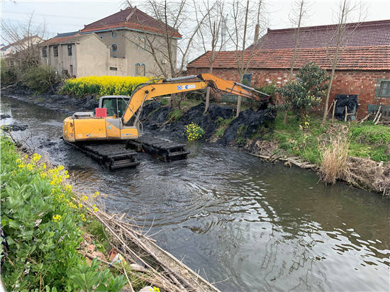 海安市滨海新区富港村开展河道清淤重现碧水蓝天