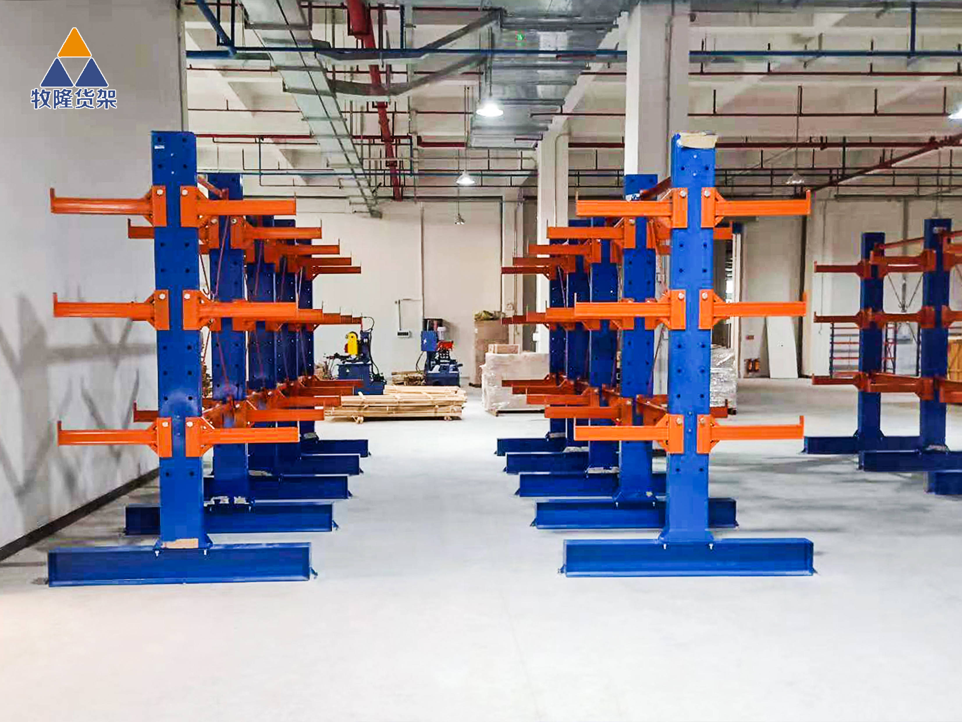 悬臂式货架如何解决长型物料的存储问题