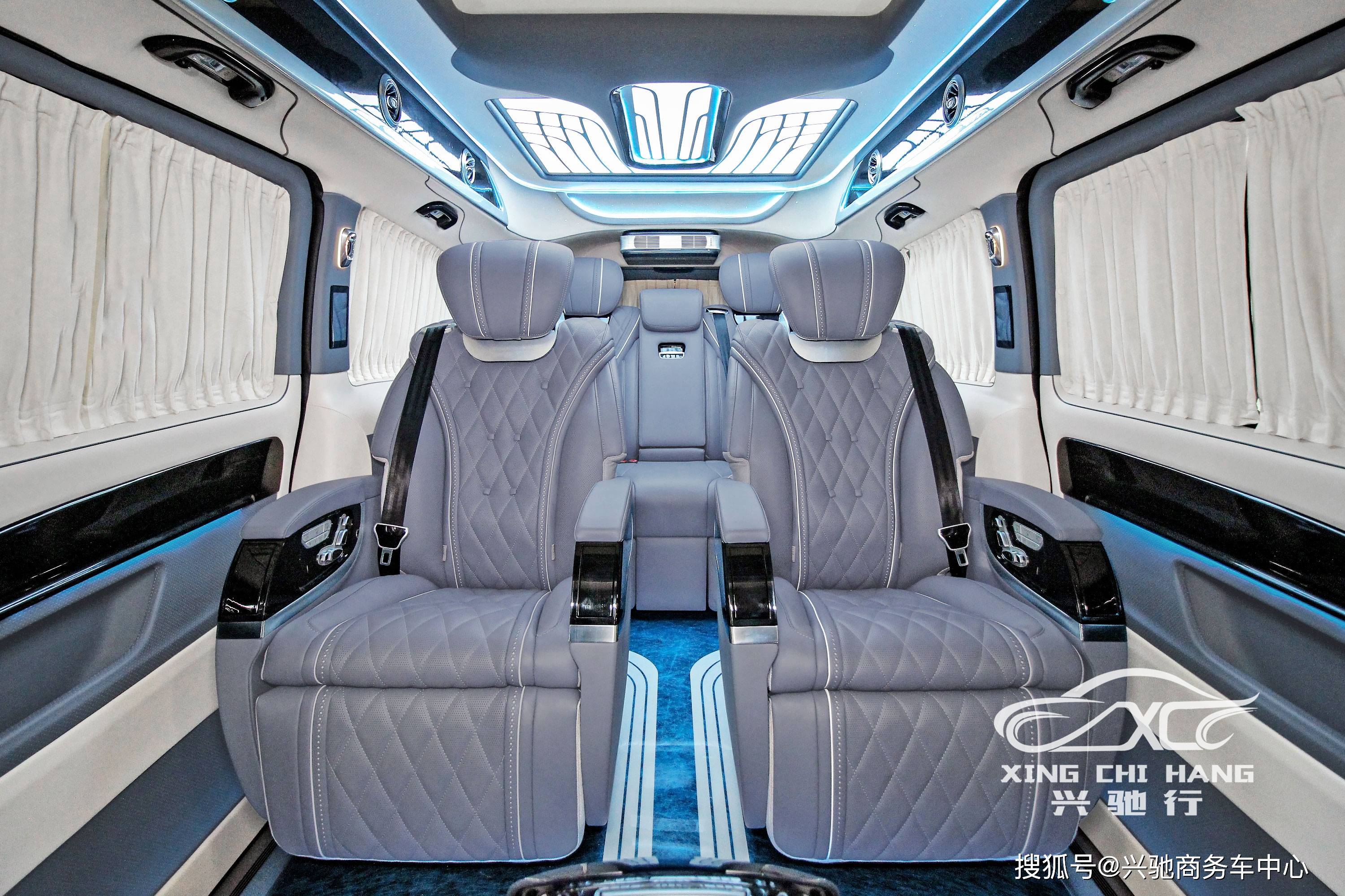 奔驰威霆高顶七座商务车改装案例打造专属您的豪华座驾