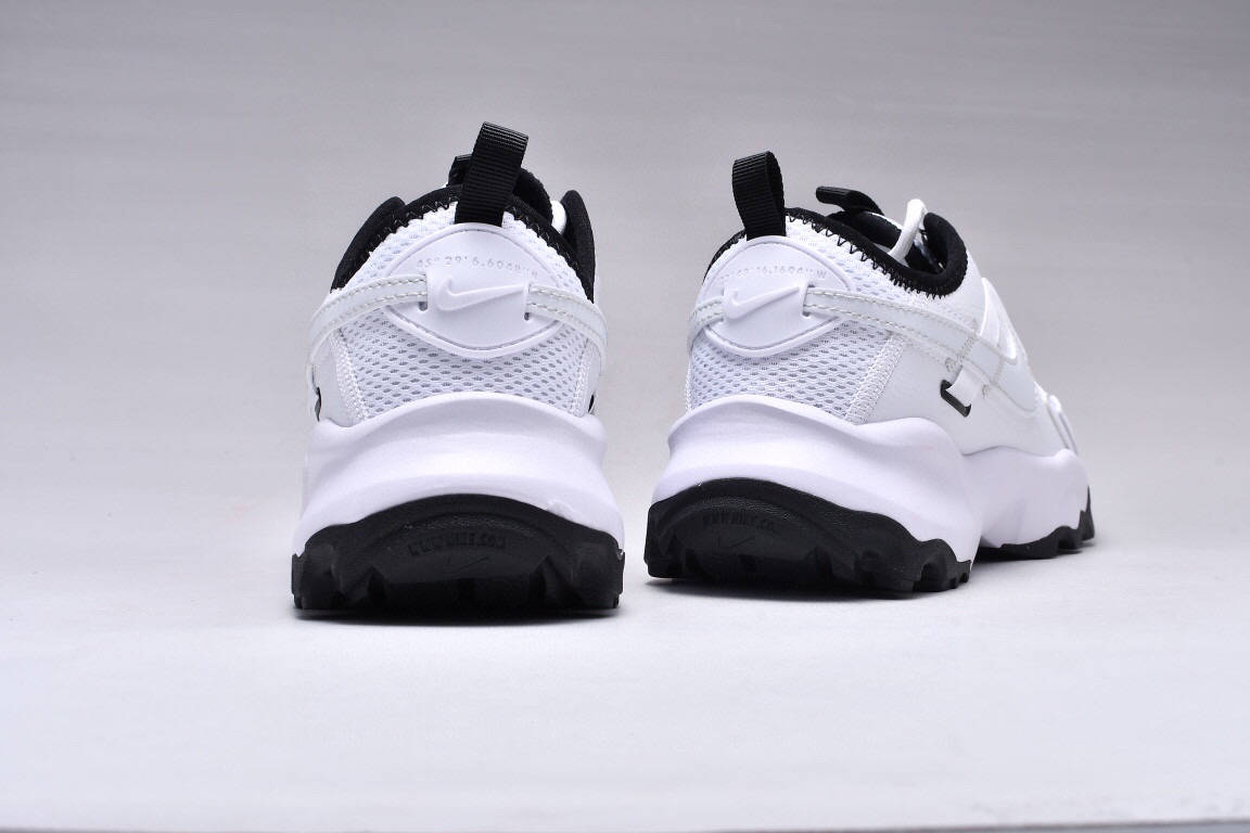 耐克niketc7900黑白反光钩透气低帮跑步鞋