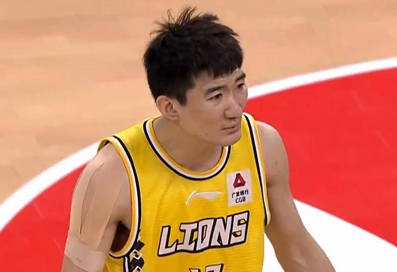 孙铭徽大腿受伤仍坚持 砍27 4 8无力回天_助攻_进攻_比赛