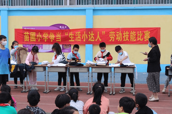 二七区苗圃小学图片