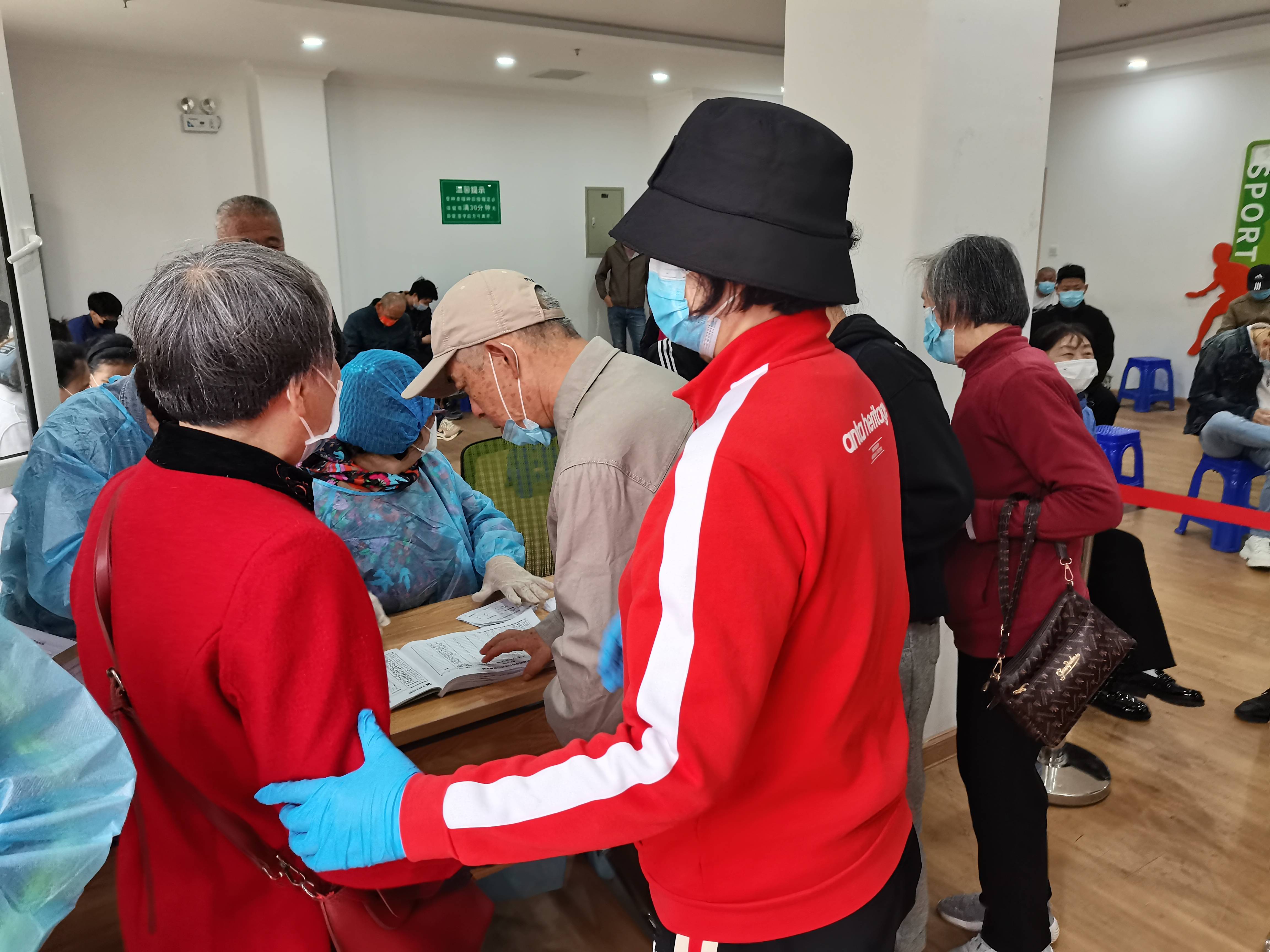 大连书香门第社区全方位服务保障为老年人疫苗接种保驾护航