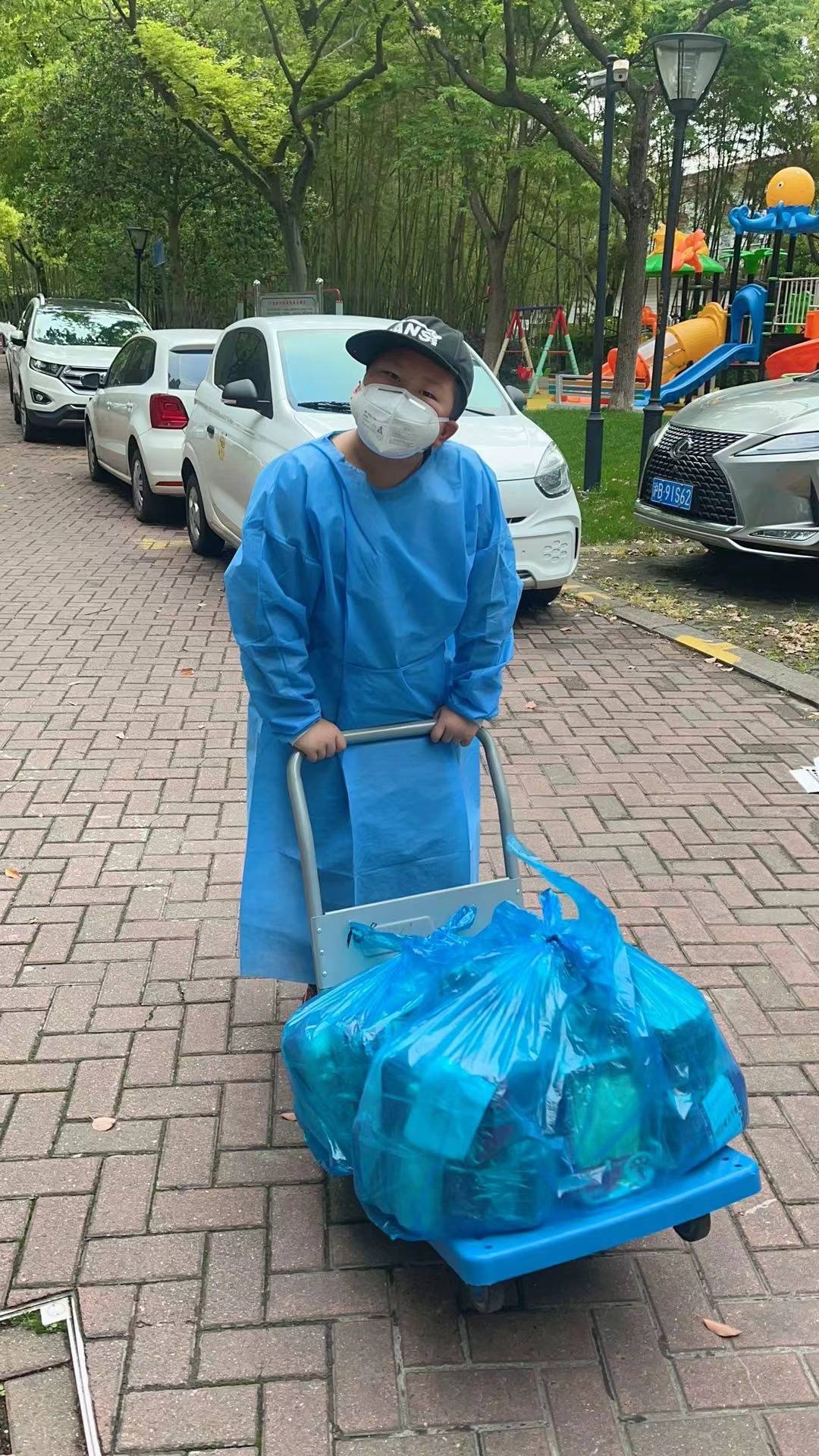 我是抗疫志愿者的小帮手