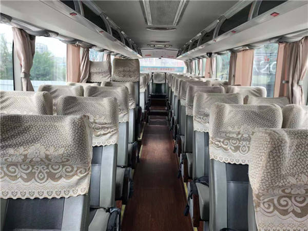 广州清远租旅游53座大巴车一天往返需要多少钱