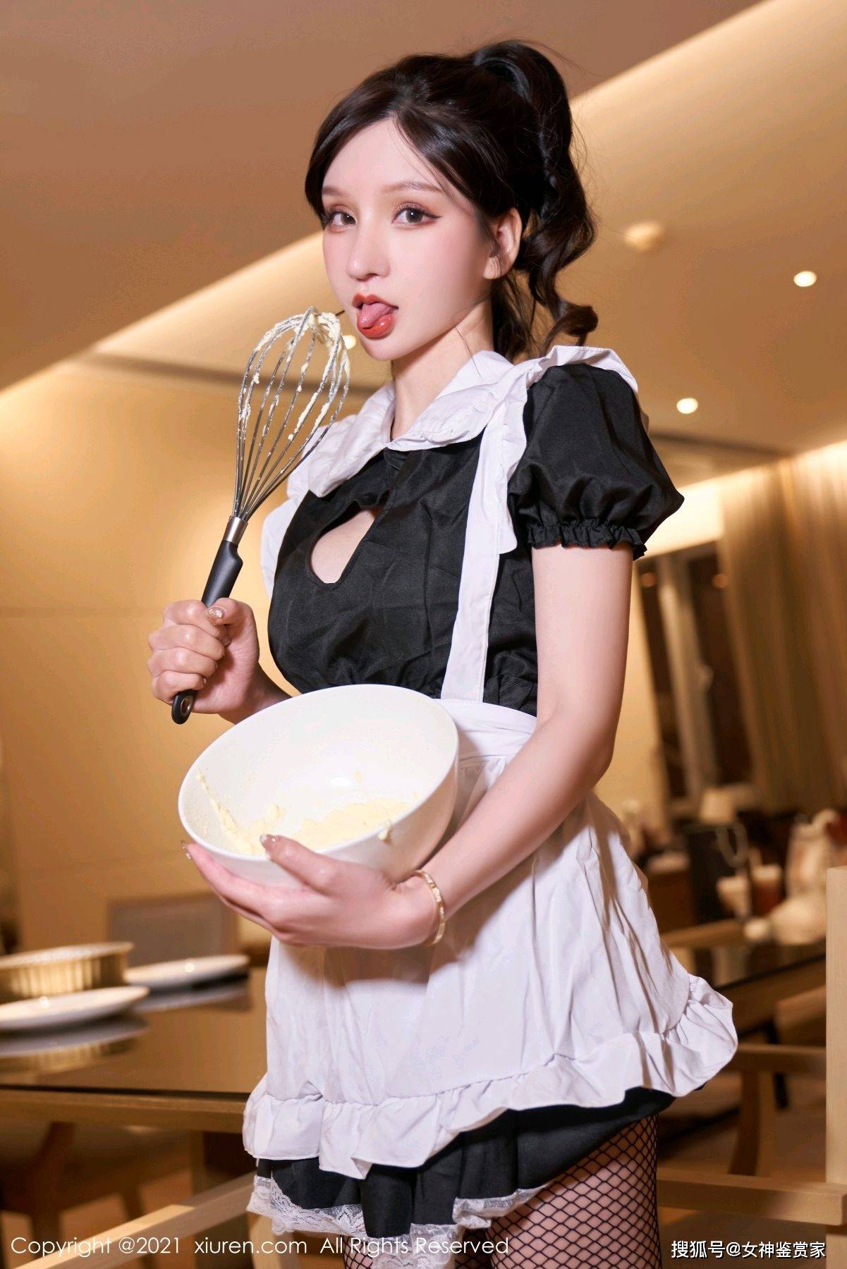 模特周于希变身温柔体贴小厨娘，大秀厨艺惹人爱！