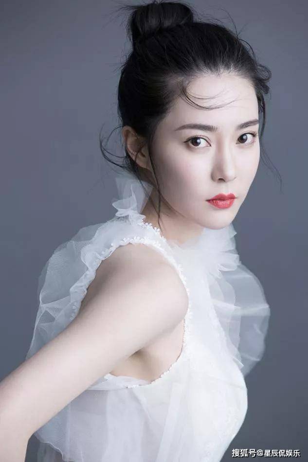 胡然天生丽质温婉迷人