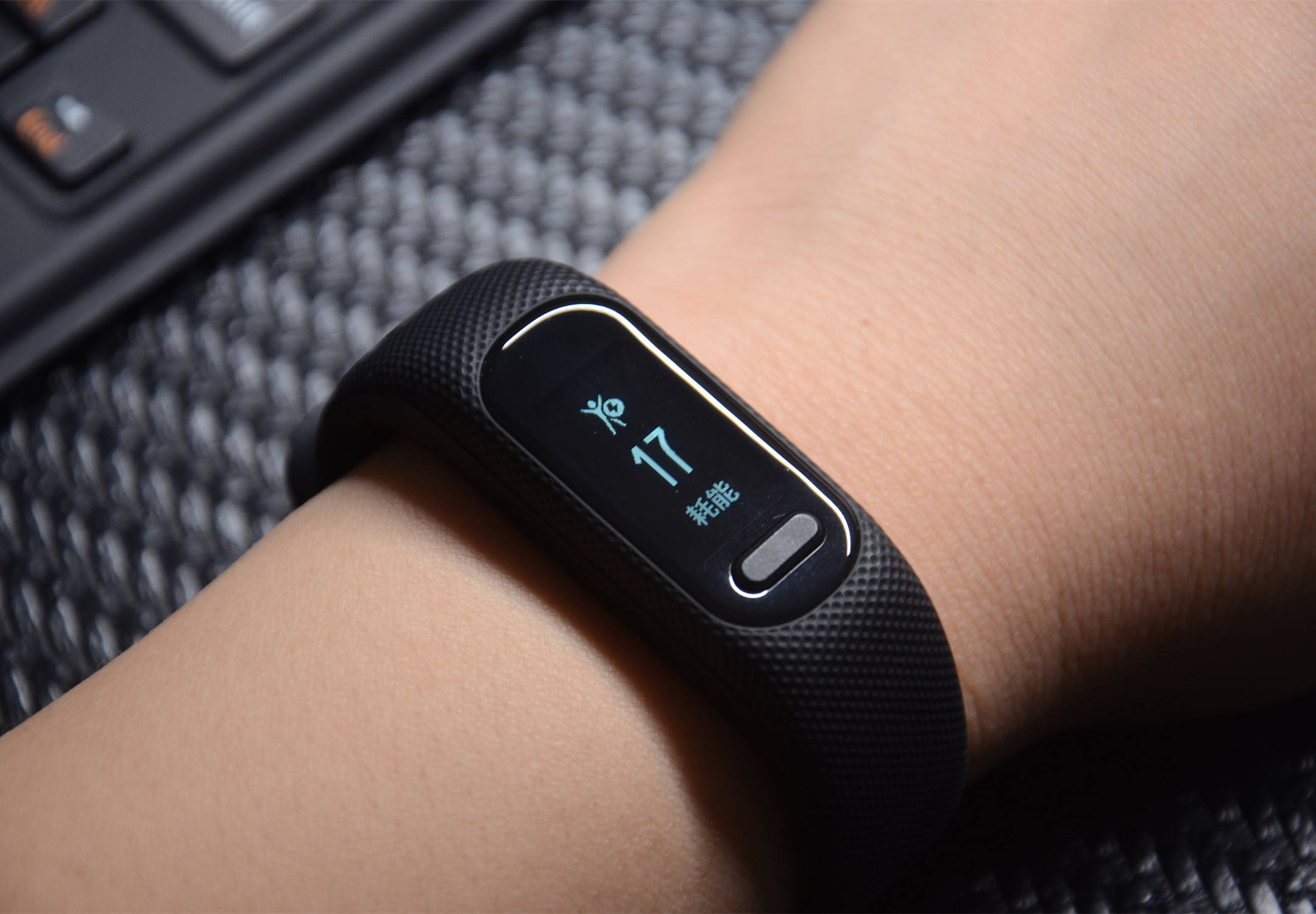 5克的运动健康智能手环:佳明garminsmart 5简评_氧量_表盘_界面